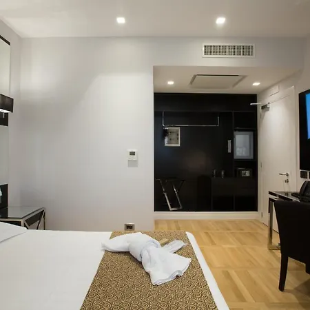 Floris Hotel