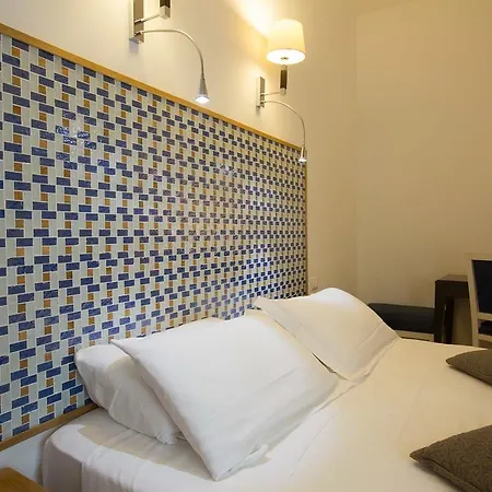 Floris Hotel